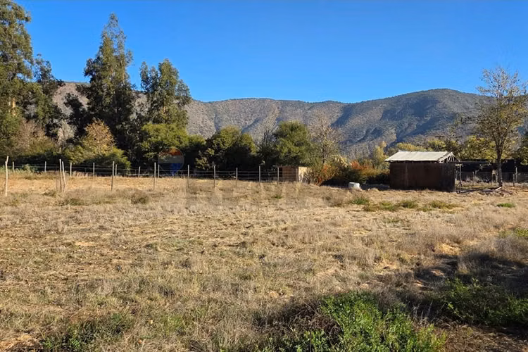 Vendo sitio de 1230 mts. 2, con rol propio