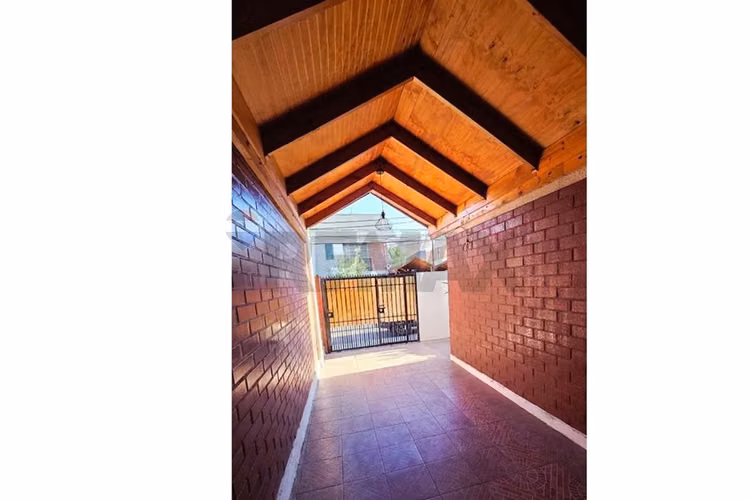Venta casa de 2 pisos en maipú