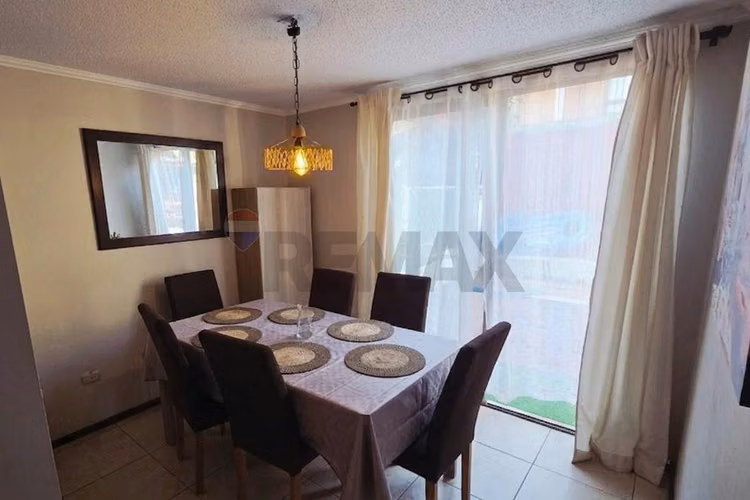 Venta casa de 2 pisos en maipú