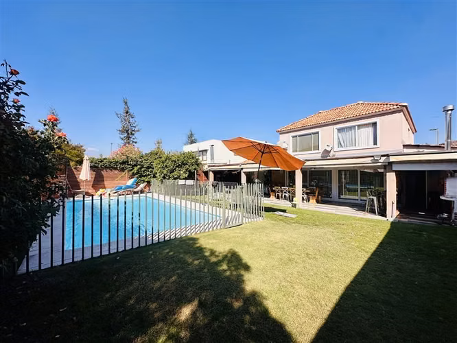 CASA EN ARRIENDO I SANTA ELENA - CHICUREO