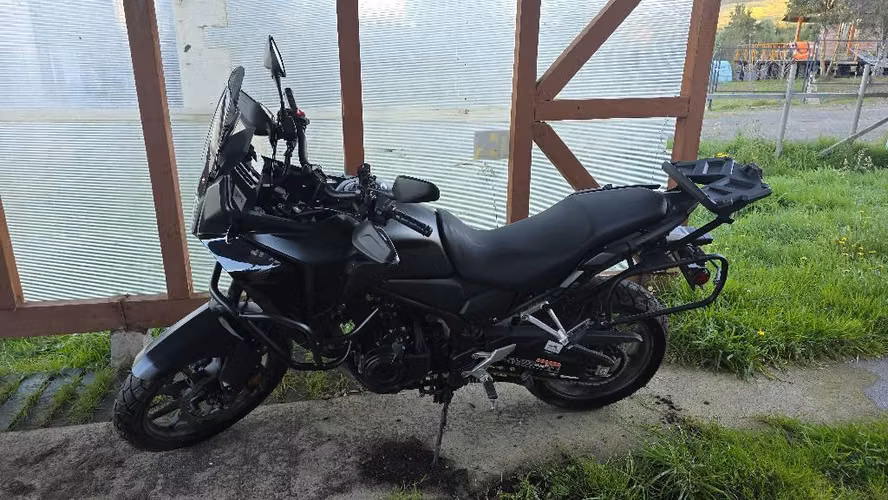 Honda NX 500 2025 prácticamente nueva, solo 1500km
