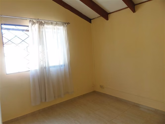 Casa en arriendo de 4 dorm. en Maipú
