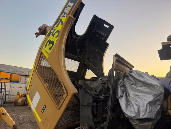950H Cargador frontal Caterpillar disponible Capot