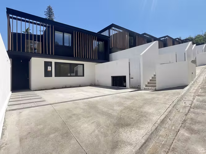 EXCLUSIVA CASA 4D-4B-2E, SAN DAMIAN, LAS CONDES