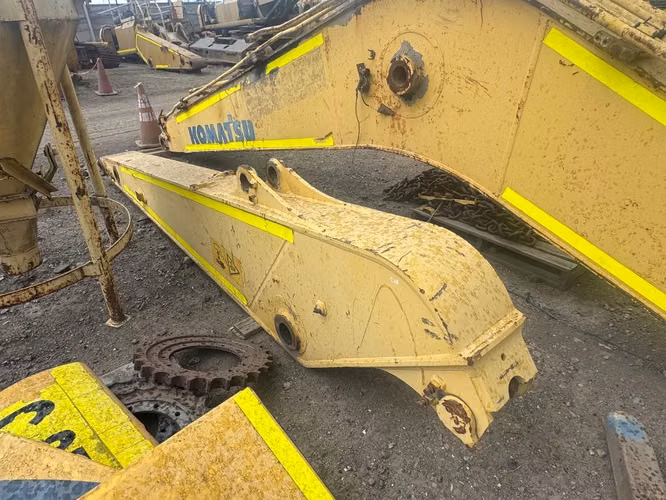 PC200-8 Komatsu disponible brazo de ataque