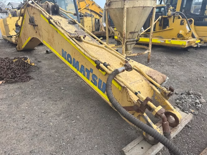 PC200-8 Komatsu disponible brazo de ataque