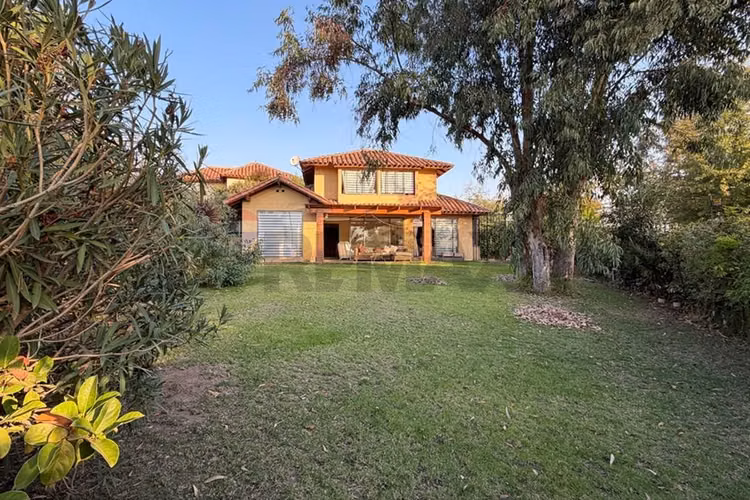Bajó de precio! linda casa en condominio