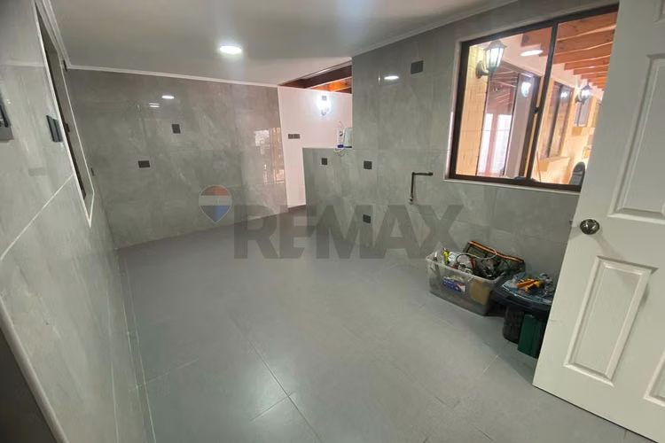 Venta gran casa en c. satélite, maipú. 5d+4b. - Imagen 8