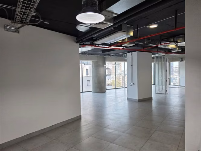 Oficina Habilitada en Arriendo en Edificio Plaza Bucarest