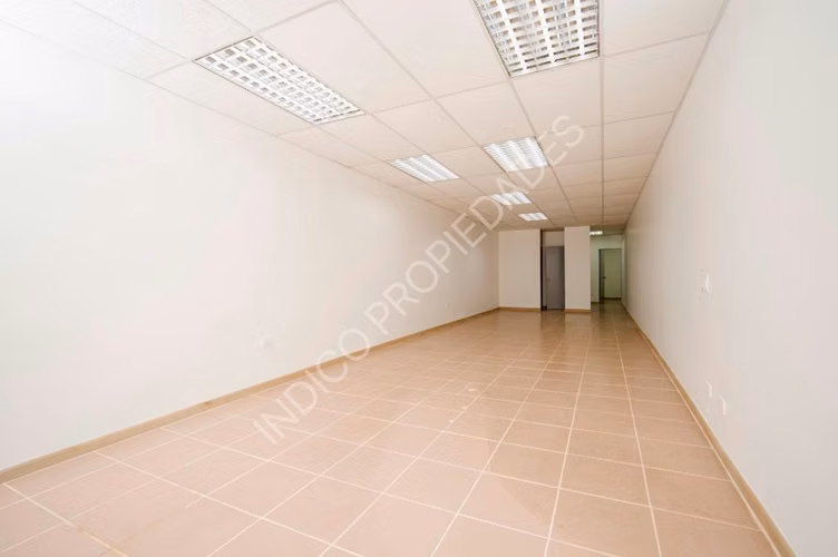 Local Comercial en Sargento Aldea Con Amunategui - Imagen 2