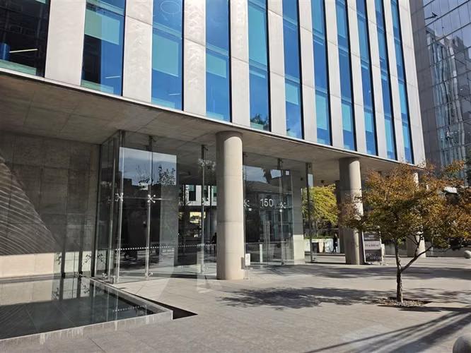 Oficina en Arriendo en Providencia Edificio Plaza Bucarest