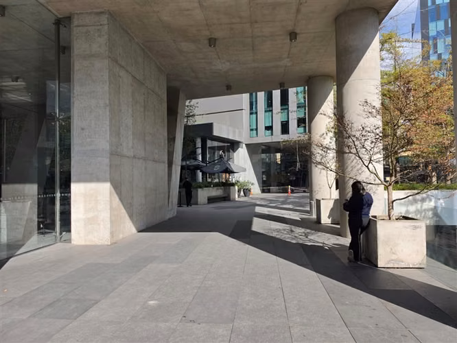 Oficina en Arriendo en Edificio Plaza Suecia Providencia