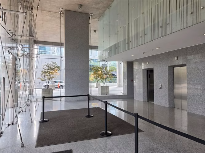 Oficina en Arriendo en Edificio Plaza Suecia Providencia