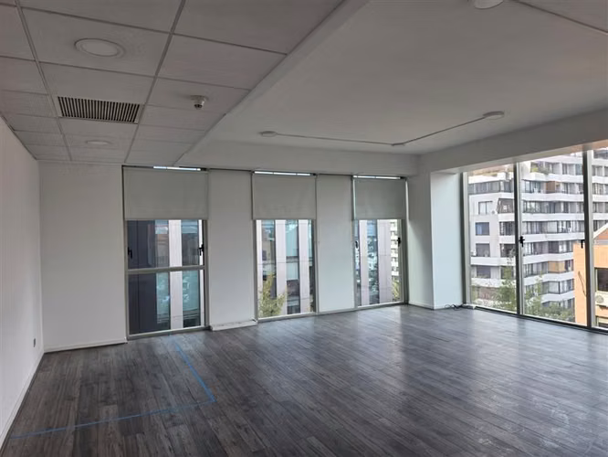 Oficina en Arriendo en Edificio Plaza Suecia Providencia