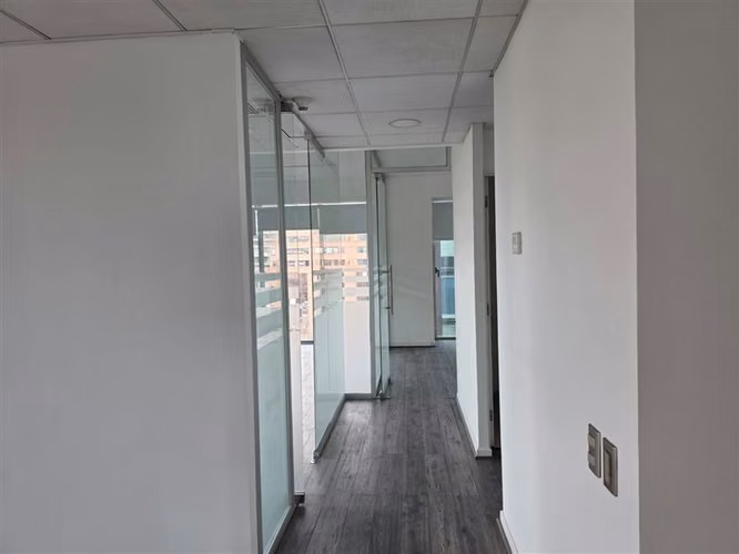 Oficina en Arriendo en Edificio Plaza Suecia Providencia