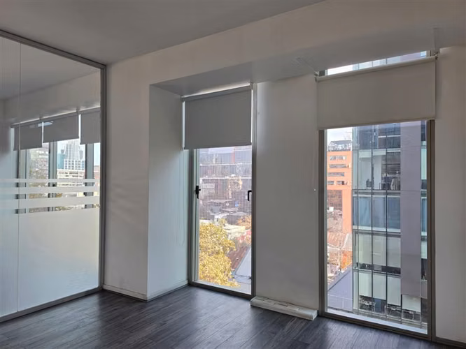 Oficina en Arriendo en Edificio Plaza Suecia Providencia