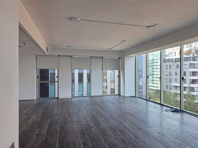 Oficina en Arriendo en Edificio Plaza Suecia Providencia