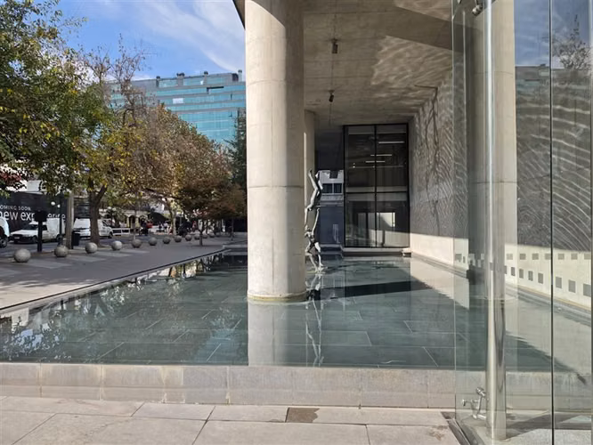 Oficina en Arriendo en Edificio Plaza Suecia Providencia