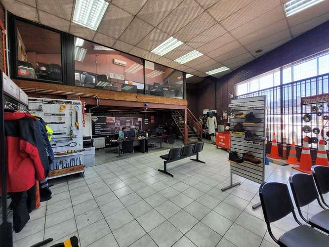 Local comercial y bodega en Av. Caupolican (165957)