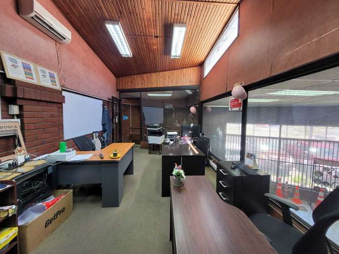 Local comercial y bodega en Av. Caupolican (165957)