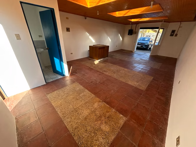 Amplio Local Comercial en Zona Estratégica (165962)