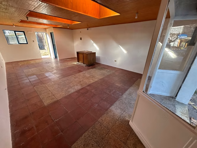 Amplio Local Comercial en Zona Estratégica (165962)