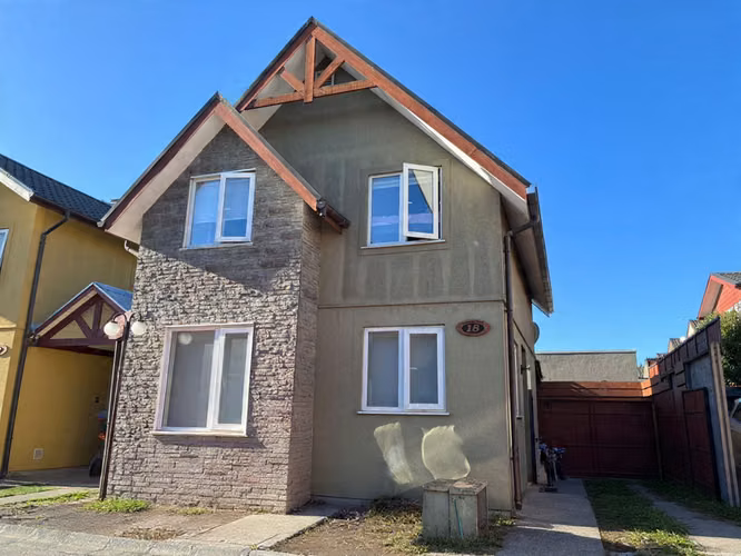 SE VENDE AMPLIA CASA EN BRISAS DEL SOL, TALCAHUANO 3D 2B