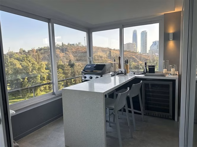 Departamento en venta de 3 dorm. en Las Condes