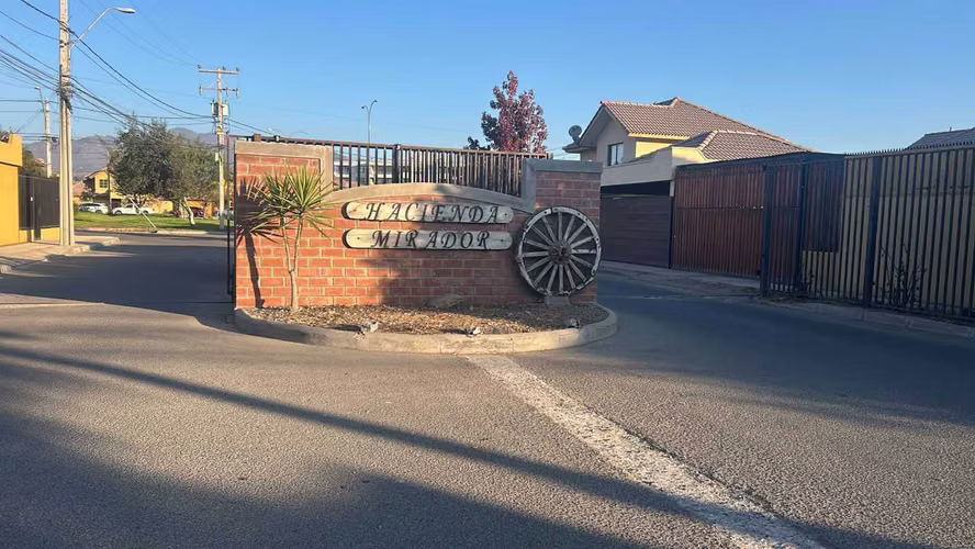 Venta Hermosa Casa en Hacienda el Mirador (165907)