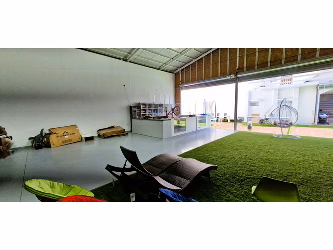 Venta de propiedad comercial en Quillota, 800 m2., con 2 dptos., 2 locales y galpón.  17.452 UF