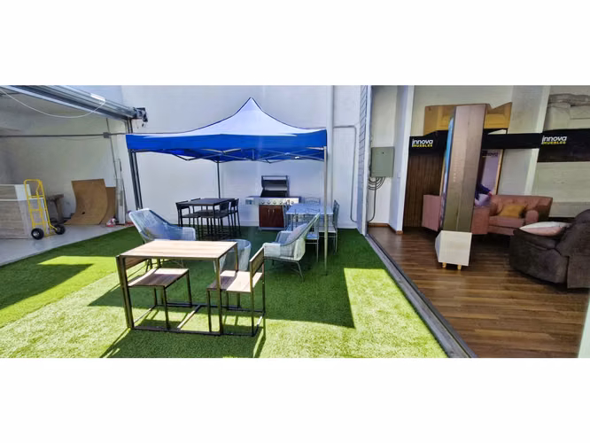 Venta de propiedad comercial en Quillota, 800 m2., con 2 dptos., 2 locales y galpón.  17.452 UF