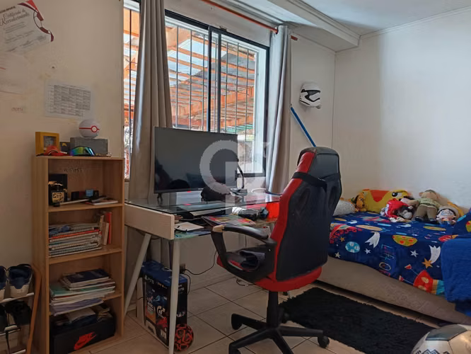 Casa de dos pisos / Rotonda Atenas - Las Condes