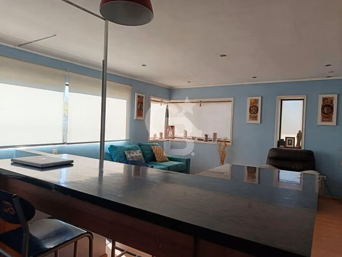 Casa de dos pisos / Rotonda Atenas - Las Condes