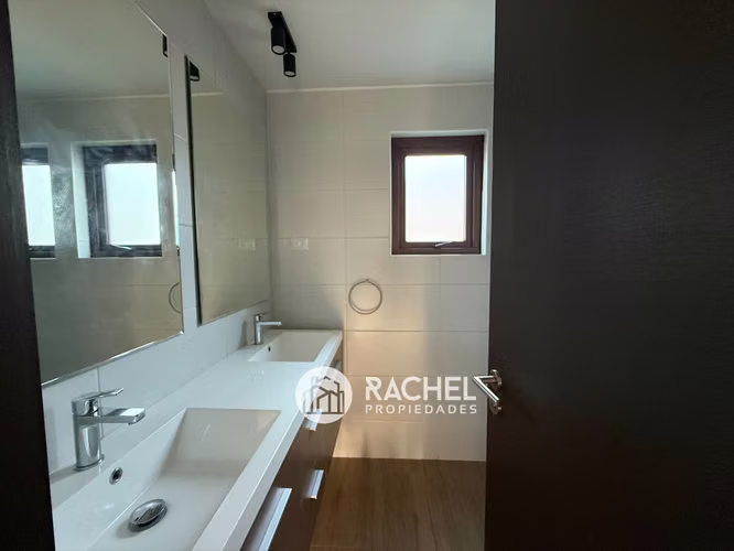 SE VENDE CASA SEMI NUEVA CON GRAN TERRENO- CONDOMINIO VISTA GOLF