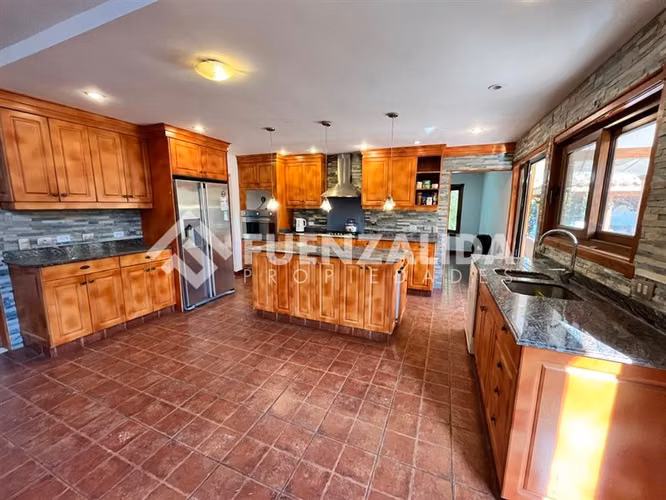 Casa vendo de 5D 4B piscina Padre Hurtado