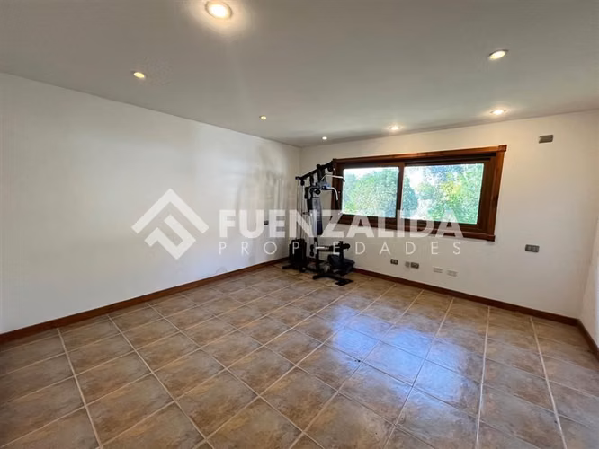 Casa vendo de 5D 4B piscina Padre Hurtado
