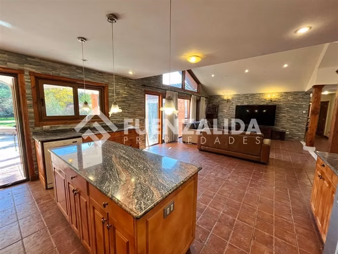 Casa vendo de 5D 4B piscina Padre Hurtado