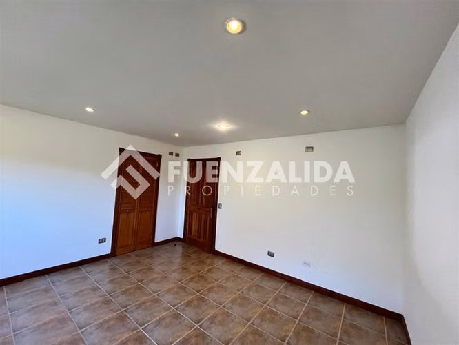 Casa vendo de 5D 4B piscina Padre Hurtado