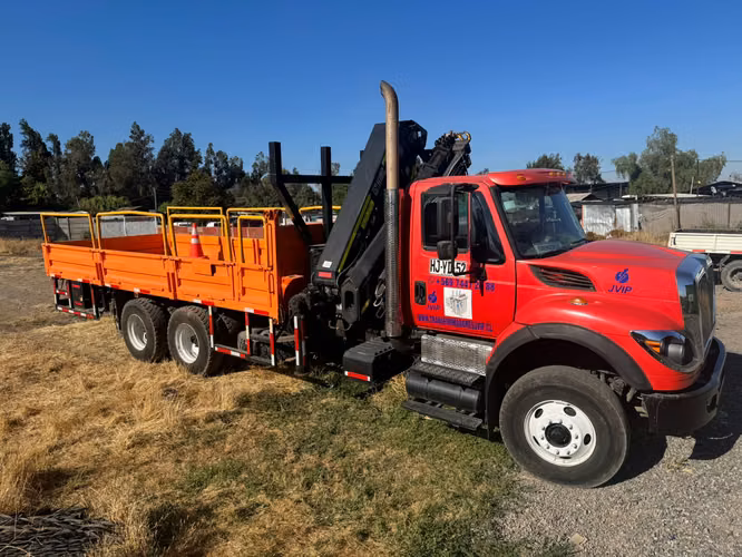 CAMION PLUMA MARCA INTERNATIONAL MODELO 7600 AÑO 2016