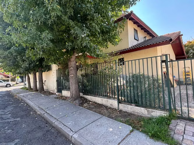 Espectacular casa en venta Peñalolén  (166006)