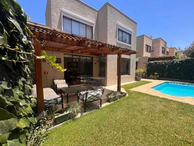 Linda casa en La Reina Alta (166009)