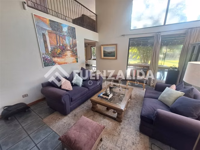 Casa en venta de 5 dorm. 4 baños Talagante Colegio Trebulco