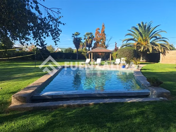 Casa en venta de 5 dorm. 4 baños Talagante Colegio Trebulco