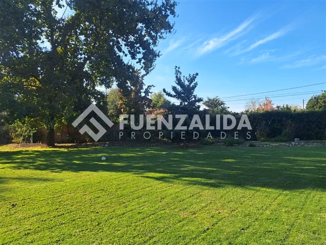 Casa en venta de 5 dorm. 4 baños Talagante Colegio Trebulco