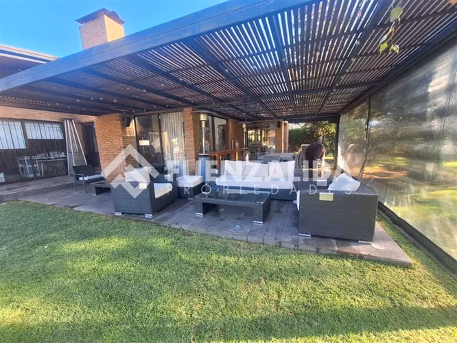 Casa en venta de 5 dorm. 4 baños Talagante Colegio Trebulco