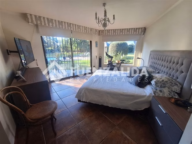 Casa en venta de 5 dorm. 4 baños Talagante Colegio Trebulco
