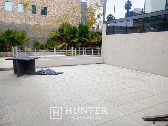 Local Comercial 100 M2 + Terraza Retail Metro Manuel Montt