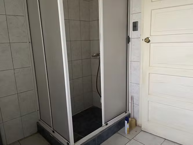 Amplia casa en venta, centro de Villa Alemana