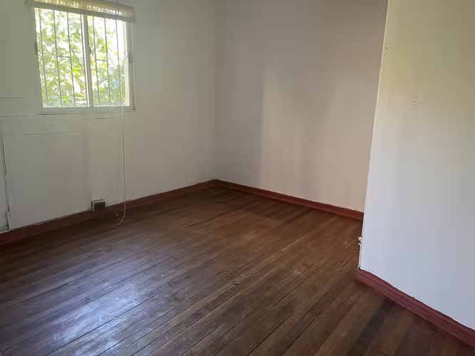 Amplia casa en venta, centro de Villa Alemana