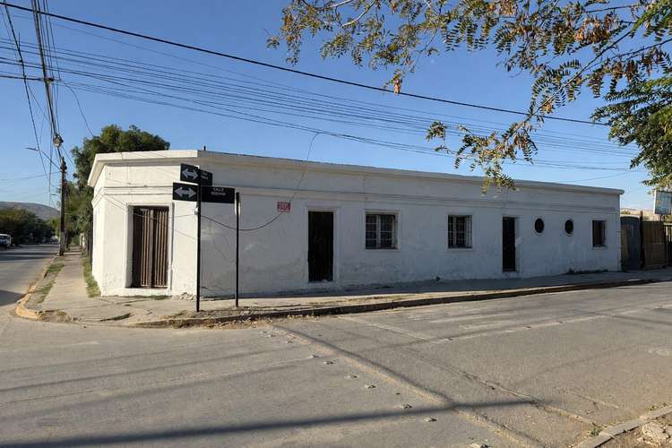 CASA EN VENTA ESQUINA EN BATUCO CON EXCELENTE UBICACIÓN